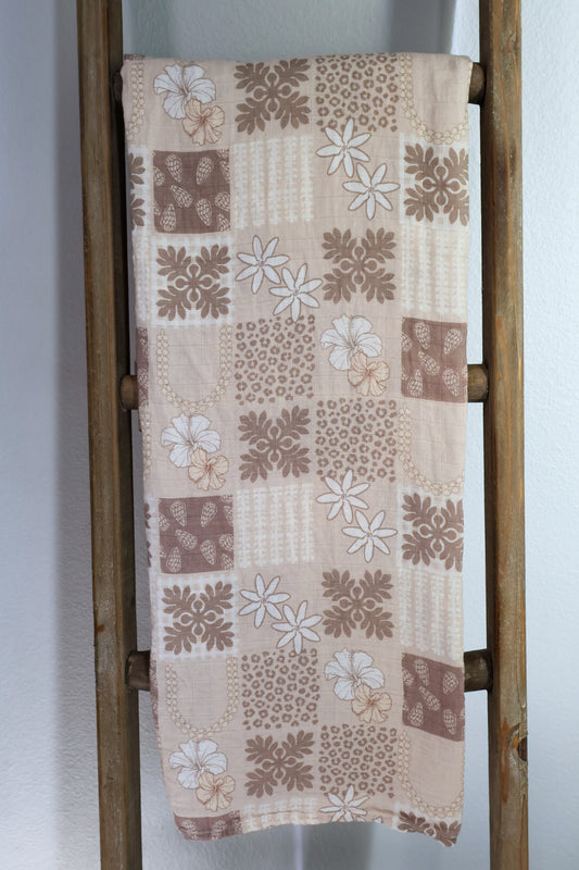 Beige Quilt Swaddle/Pareo